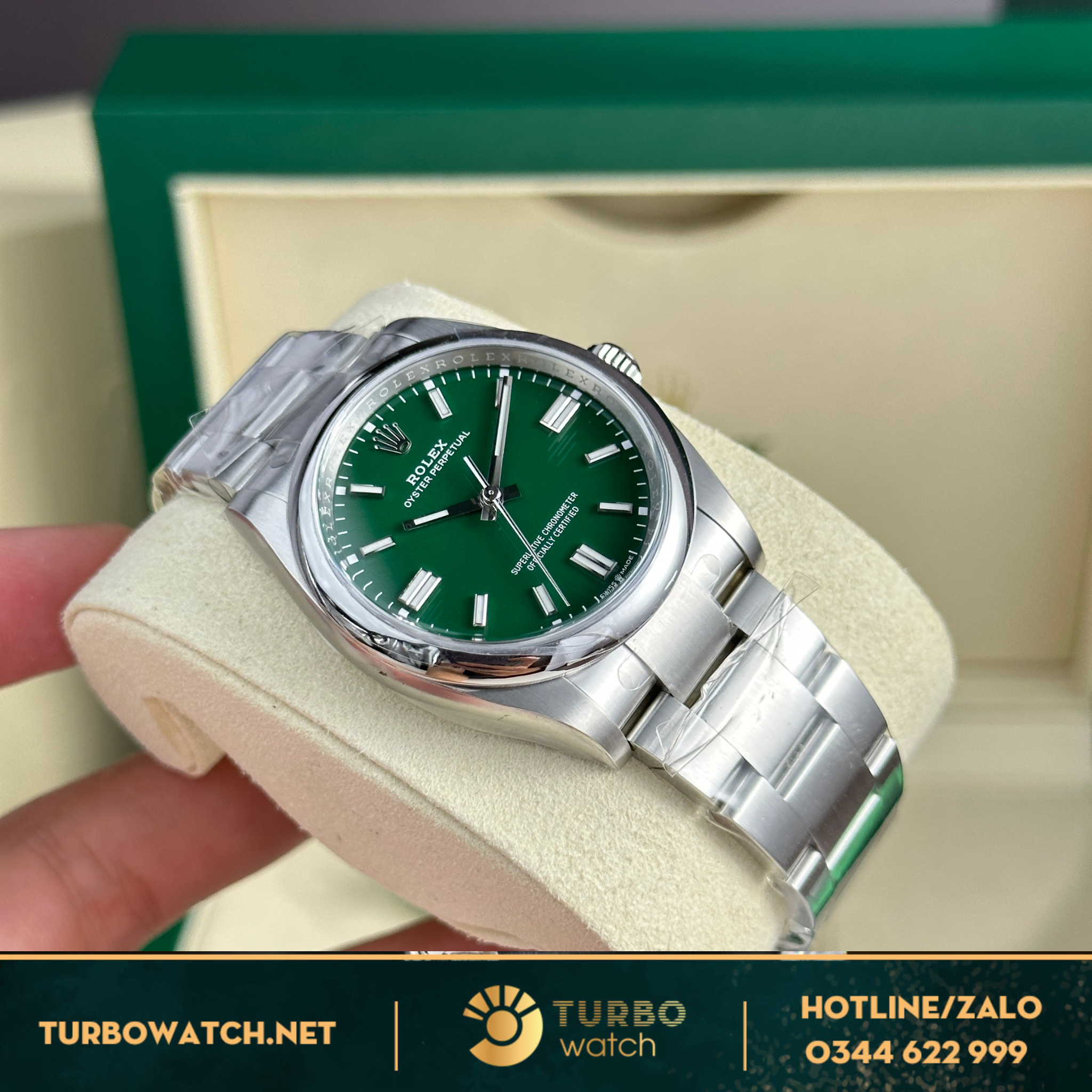 Đồng hồ Rolex Oyster Perpetual 126000 36mm green dial replica
