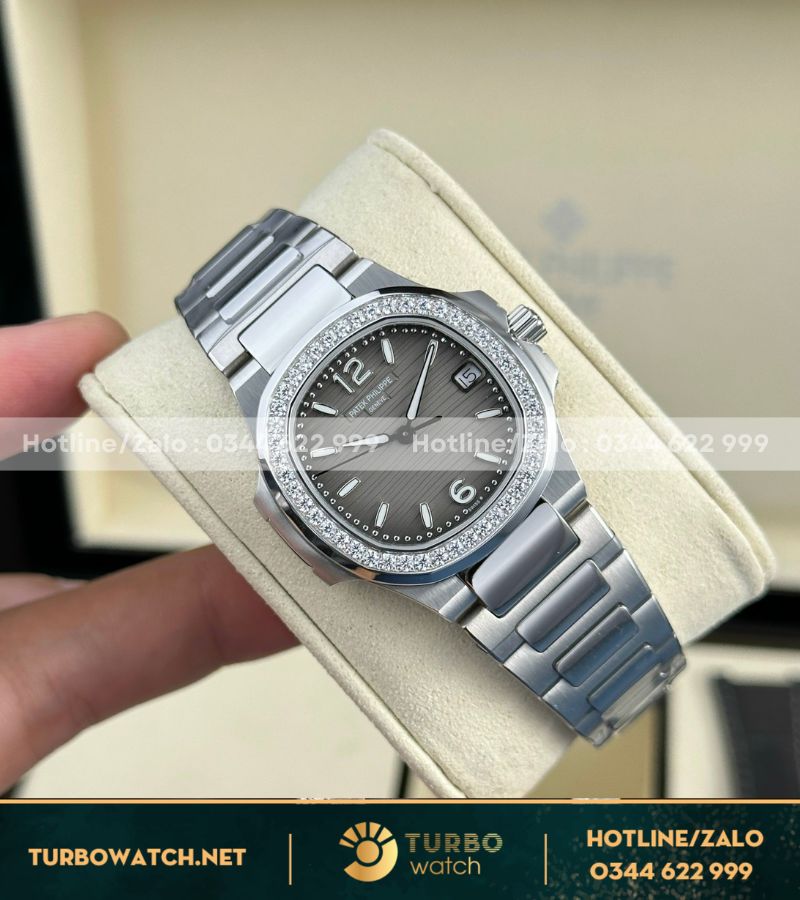 Đồng hồ Patek Philippe Nautilus 7010 mặt xám viền kim cương