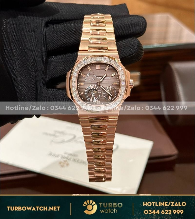 Đồng hồ Patek Philippe nautilus 5712 độ viền moissanite baguette