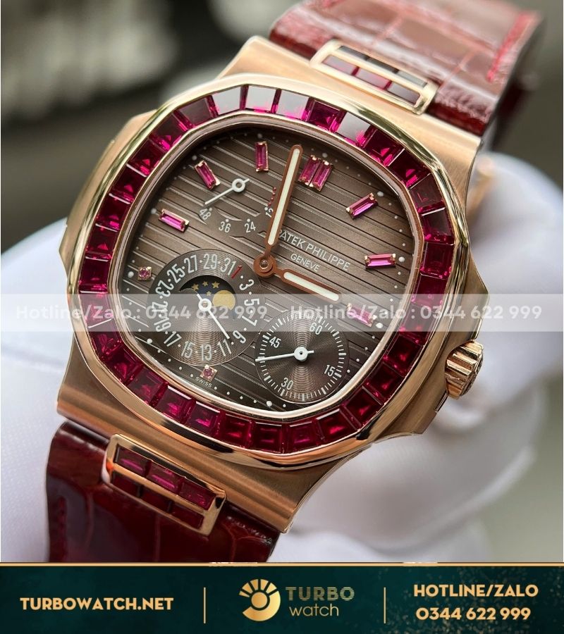 Đồng hồ Patek Philippe Nautilus 5724 ruby bọc vàng replica