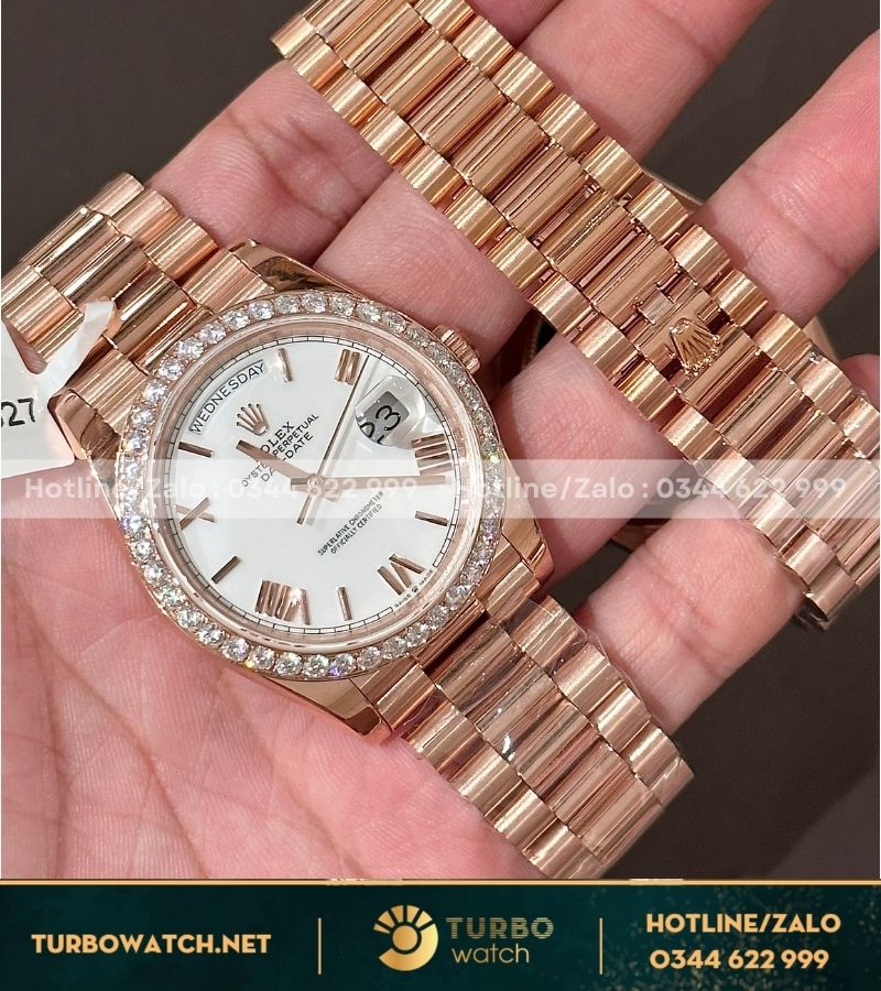 Đồng hồ Rolex Daydate 40 bọc vàng độ viền moisaanite mặt trắng cọc số la mã