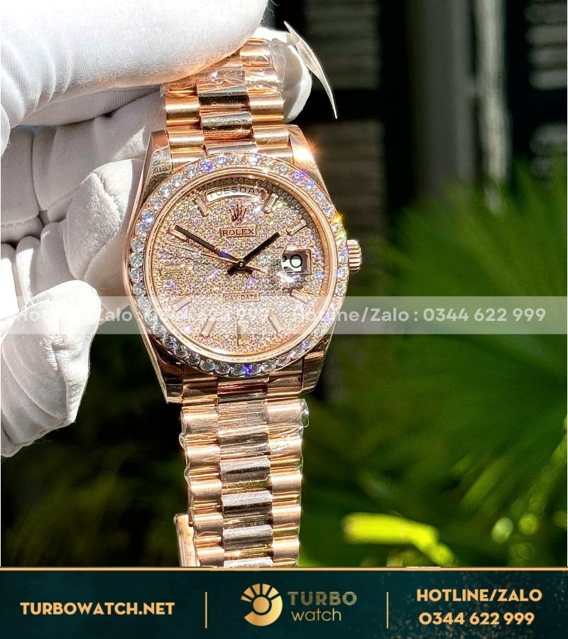 Đồng hồ Rolex Daydate 40mm độ full moissanite bọc vàng hồng