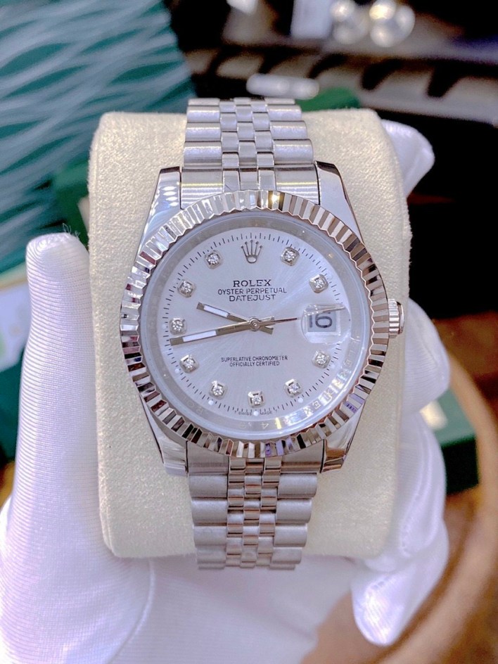 Bí quyết chọn đồng hồ Rolex Datejust fake phù hợp với cổ tay bạn nên biết