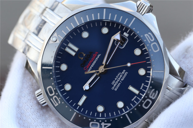 Đánh giá đồng hồ Omega Seamaster Diver 300m Replica phiên bản V2