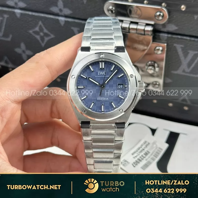 Đồng hồ IWC Ingenieur IW328907 Rep 11 mặt xanh blue dây kim loại xưởng V7 40mm