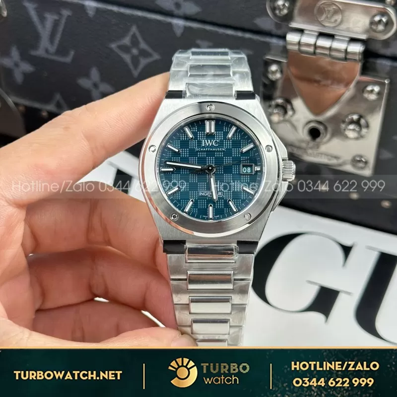 Đồng hồ IWC Ingenieur IW328907 Rep 11 mặt xanh ngọc dây kim loại xưởng V7 40mm
