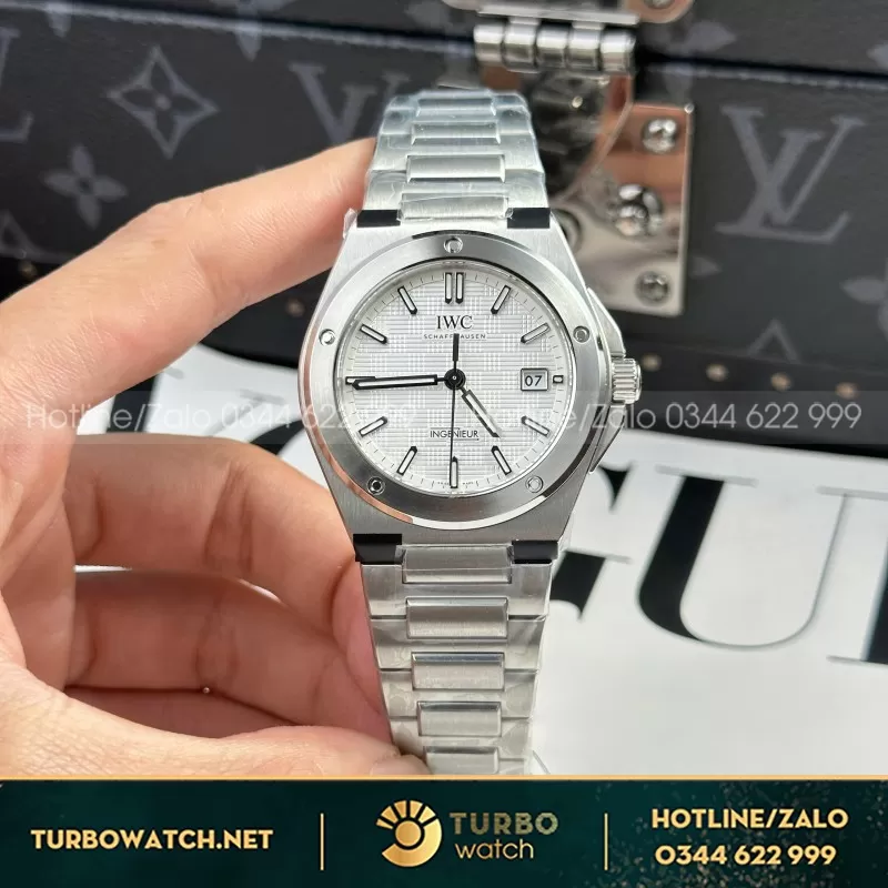 Đồng hồ IWC Ingenieur IW328907 Rep 11 mặt xanh white dây kim loại xưởng V7 40mm