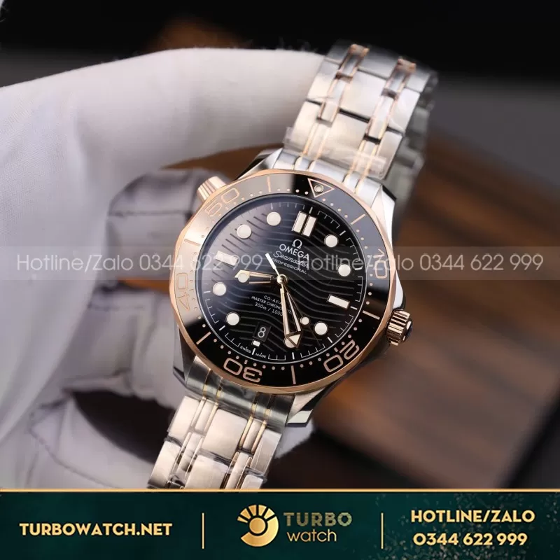 Đồng Hồ Omega Rep 11 Seamaster Diver 300M Chronograph Demi Vàng Hồng Mặt Đen N1 44mm