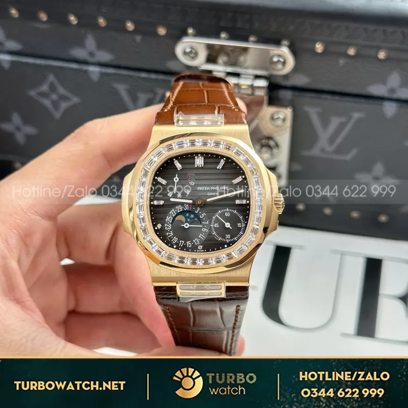Đồng Hồ Patek Philippe Nautilus 5724G Replica 11 Vàng GRF 40mm