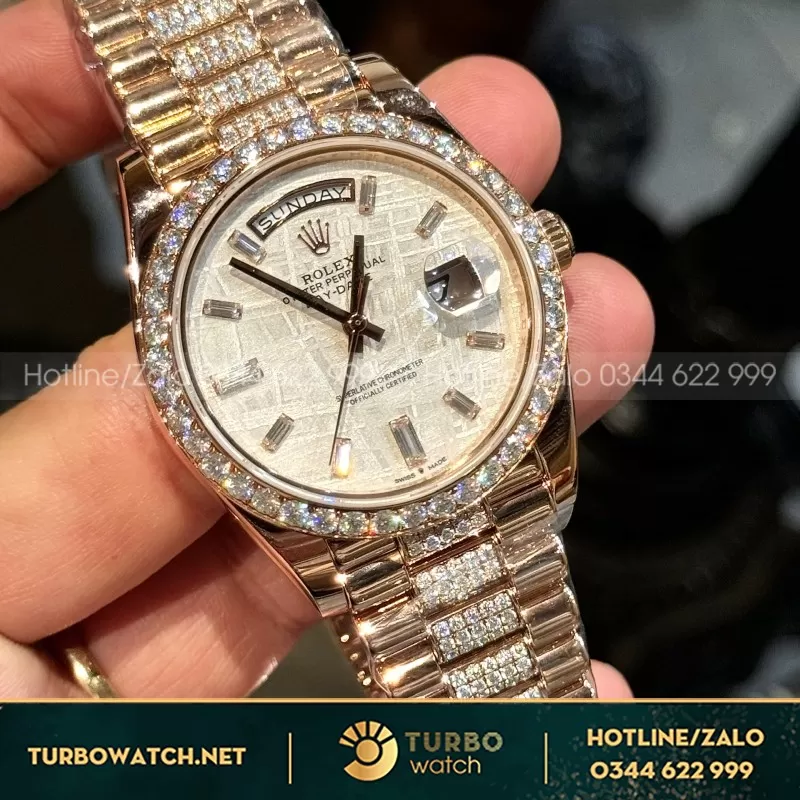 Đồng Hồ Rolex Day-Date Chế Tác Bọc Vàng Đính Kim Cương Moissanite Hong Kong 36m
