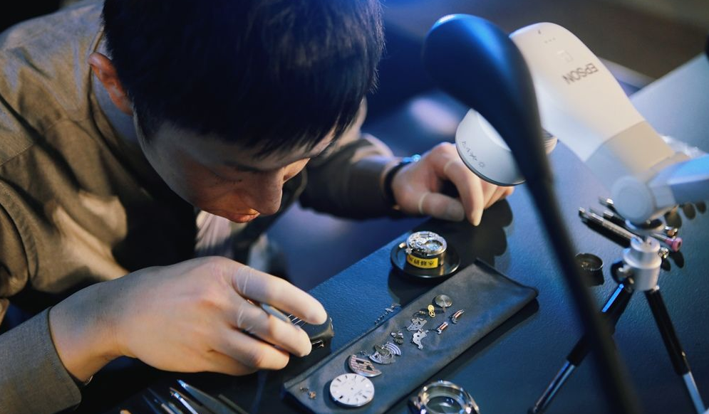Đồng hồ Grand Seiko được chế tác thủ công