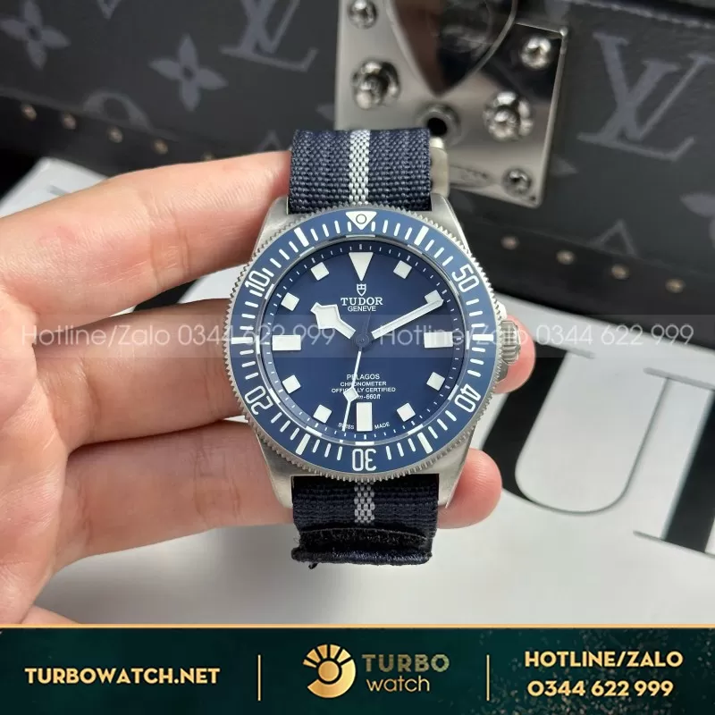 Đồng Hồ Tudor Chế Tác Pelagos FXD GMT Nam Mặt Xanh Nhà Máy M+ 42mm