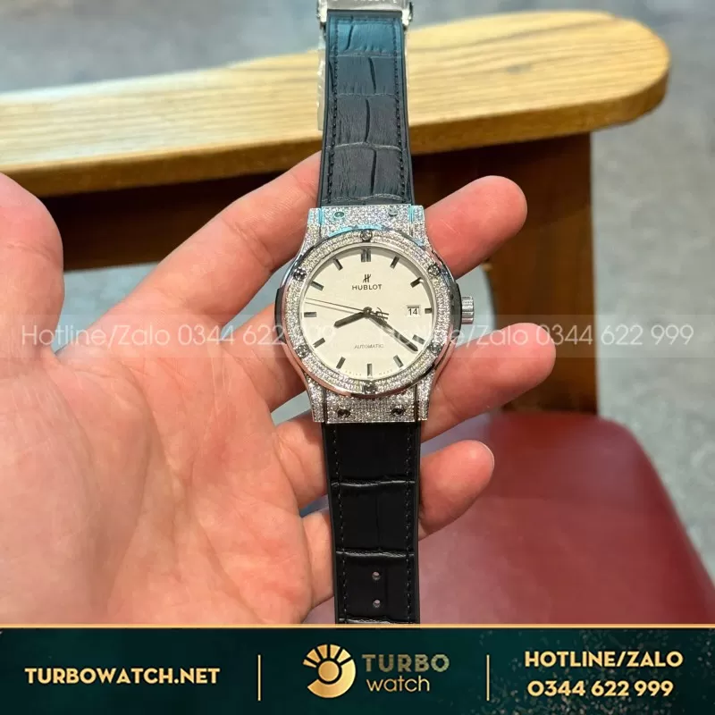 HB Classic Fusion APS độ full hơn 300 viên moissanite Size 42mm 