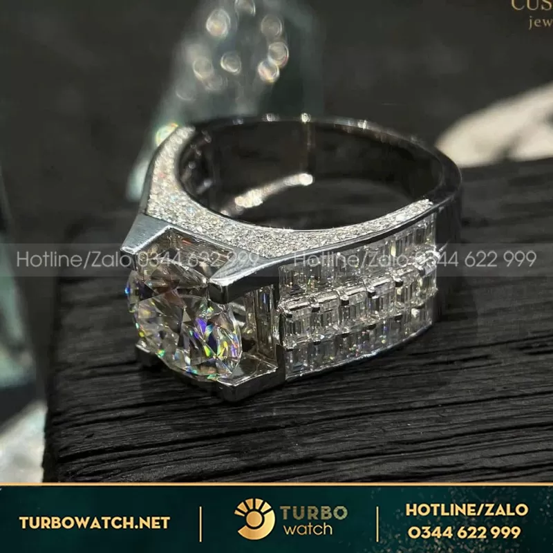 Nhẫn Nam Thiết Kế Vàng 14K Moissanite Baguette