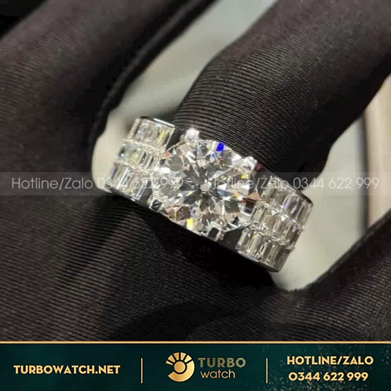 Nhẫn Nam Thiết Kế Vàng 18K Kim Cương Thiên Nhiên Chủ 10Ly Cvd
