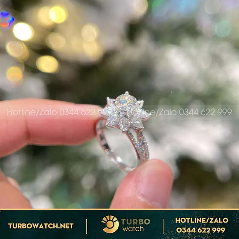 Nhẫn Nữ Chế Tác Vàng Trắng 18K Moisaanite