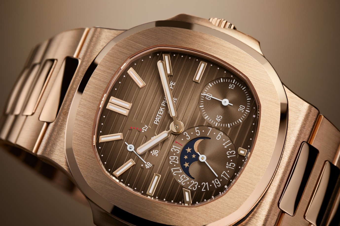 Chiếc đồng hồ Patek Philippe Nautilus 5712R từ vàng hồng của RM