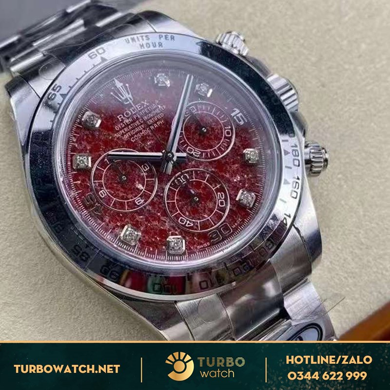 Mặt số màu đỏ hạt lựu nổi bật và ấn tượng của đồng hồ Rolex fake 1
