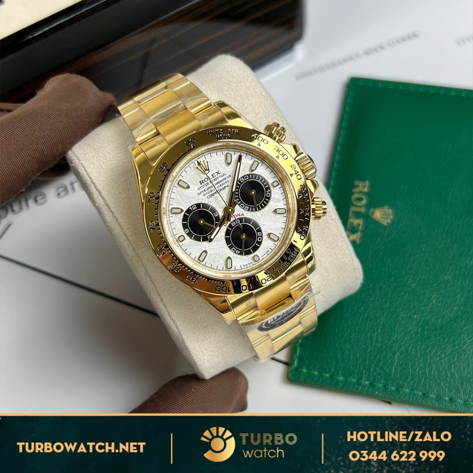 Màu vàng hoàng kim từ khung vỏ của sản phẩm đồng hồ Rolex fake cao cấp