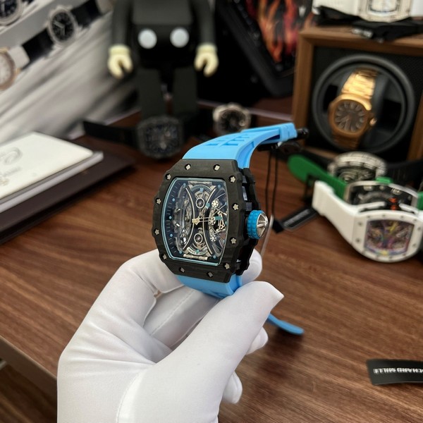 Đồng hồ Richard Mille 61 01 replica phong cách ấn tượng