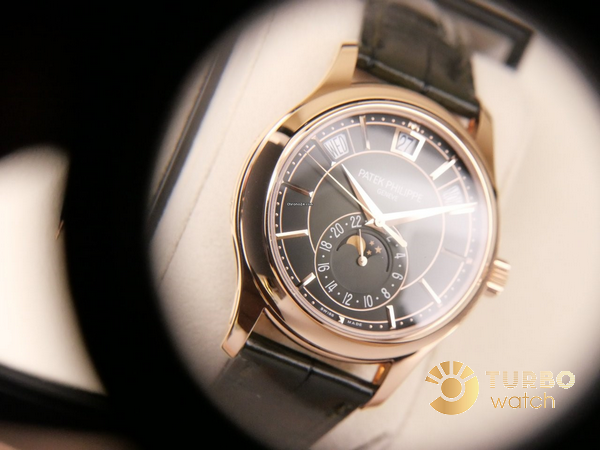 Vẻ đẹp trong thiết kế của mẫu đồng hồ Patek Philippe Complications 5205r rep 1 1