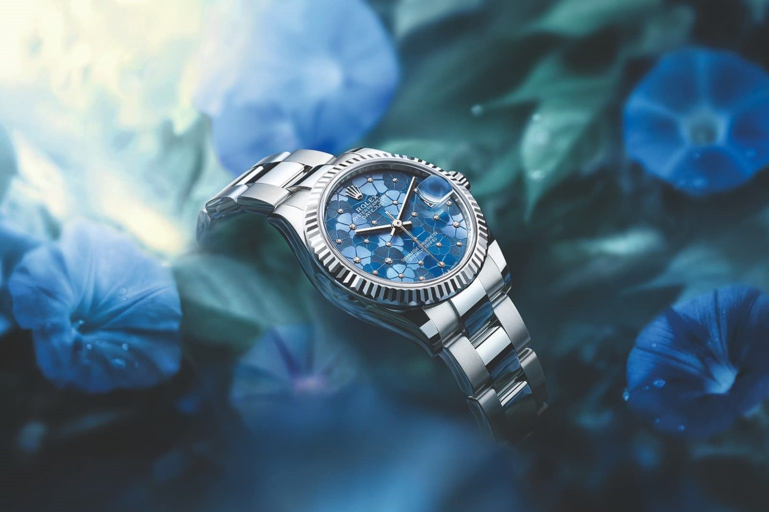 Đồng hồ Rolex mặt số hoa lấp lánh với những viên kim cương mô phỏng nhụy hoa
